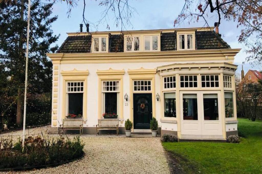 Tiny House In Tuin Van De Statige Villa Mariahof Дордрехт Экстерьер фото